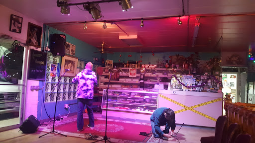 Joliet Bakery Deli & Liquors, 821 Plainfield Rd, Joliet, IL 60435, USA, 