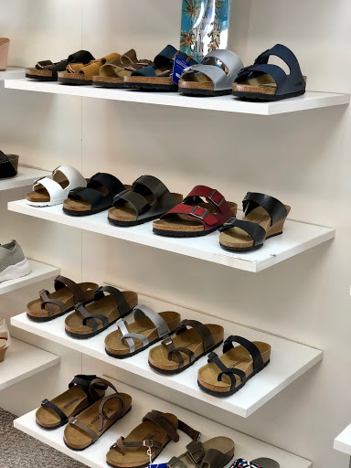 Shoe Store «SAS Shoes», reviews and photos, 44 Miracle Mile, Coral Gables, FL 33134, USA