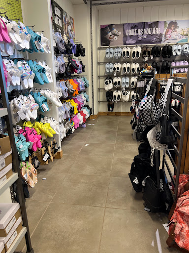 Shoe Store «DSW Designer Shoe Warehouse», reviews and photos, 771 W. Montauk Highway, West Babylon, NY 11704, USA
