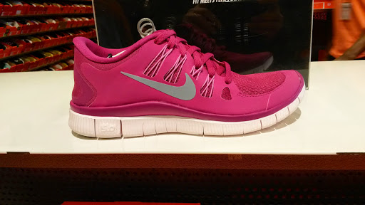 Sporting Goods Store «Nike Factory Store», reviews and photos, Tuscola Blvd, Tuscola, IL 61953, USA