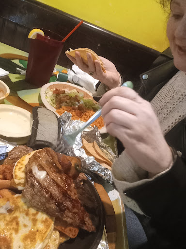 Shopping Mall «Village North Shopping Center», reviews and photos, 2440 N Lebanon St, Lebanon, IN 46052, USA