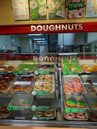 Donut Shop «Krispy Kreme», reviews and photos, 12648 Jefferson Ave, Newport News, VA 23602, USA