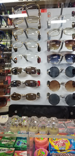 Liquor Store «Gran Liquor Shop», reviews and photos, 12889 Woodward Ave, Highland Park, MI 48203, USA