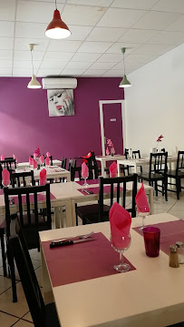 Atmosphère du Restaurant Chez les filles à Villieu-Loyes-Mollon - n°1