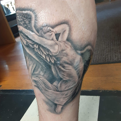 Tattoo Shop «Art In Motion Inc Tattooing», reviews and photos, 415 S Broadway St, Medina, OH 44256, USA