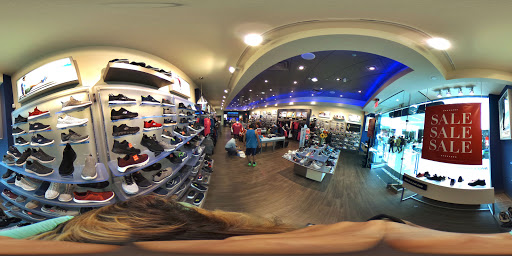 Shoe Store «SKECHERS Retail», reviews and photos, 8001 S Orange Blossom Trail #312, Orlando, FL 32809, USA