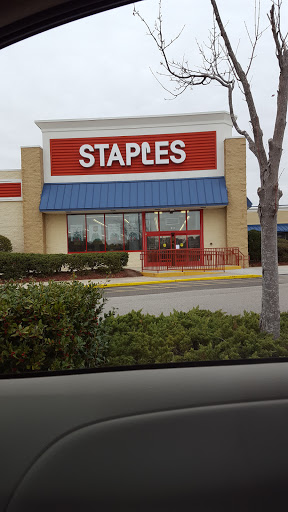 Office Supply Store «Staples», reviews and photos, 921 E Broad St, Fuquay Varina, NC 27526, USA