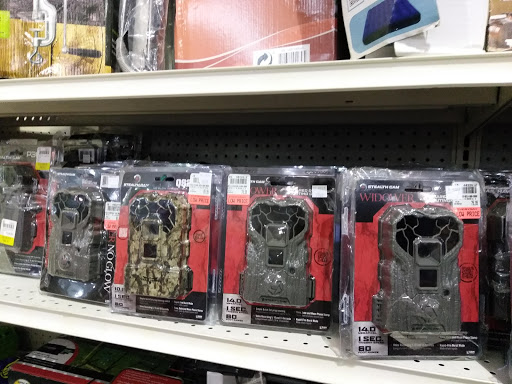 Discount Store «Robinson Salvage», reviews and photos, 1300 Bankhead Hwy, Carrollton, GA 30116, USA