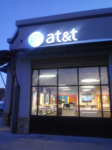 Cell Phone Store «AT&T Authorized Retailer», reviews and photos, 5098 S Federal Blvd c, Englewood, CO 80110, USA