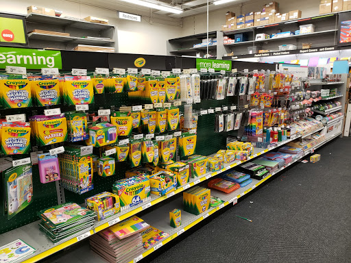 Office Supply Store «Staples», reviews and photos, 2950 Belcrest Center Dr, Hyattsville, MD 20782, USA