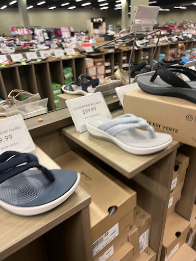 Shoe Store «DSW Designer Shoe Warehouse», reviews and photos, 937 Watters Creek Blvd, Allen, TX 75013, USA