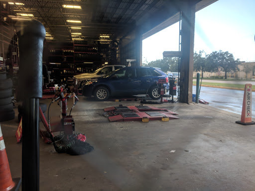 Tire Shop «Discount Tire Store - Sanford, FL», reviews and photos, 3513 S Orlando Dr, Sanford, FL 32773, USA