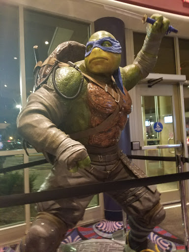 Movie Theater «Showcase Cinema de Lux Revere», reviews and photos, 565 Squire Rd, Revere, MA 02151, USA