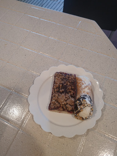 Donut Shop «Legendary Doughnuts», reviews and photos, 1410 Lake Tapps Pkwy E, Auburn, WA 98092, USA