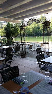Atmosphère du Restaurant La guinguette du lac à Le Soler - n°18