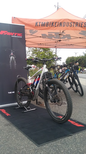 Motorcycle Dealer «Moore And Sons Motorcyles», reviews and photos, 21431 E Cliff Dr, Santa Cruz, CA 95062, USA