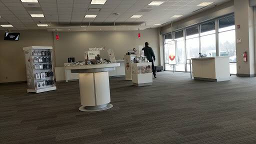 Cell Phone Store «Verizon», reviews and photos, 2838 E 3rd St #1, Bloomington, IN 47401, USA
