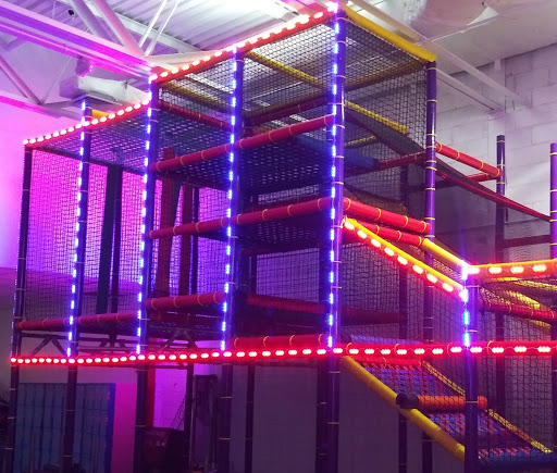 Roller Skating Rink «Bonaventure Always Family Friendly Skating Center And Birthday Parties», reviews and photos, 24505 Halsted Rd, Farmington Hills, MI 48335, USA