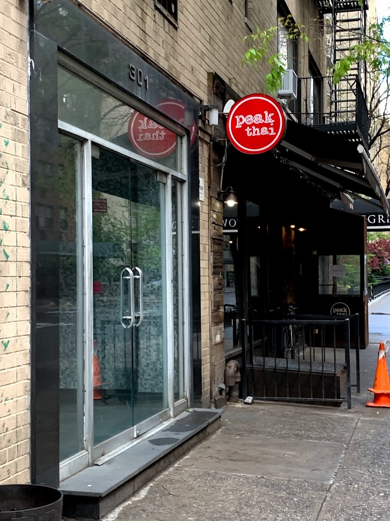 Peak Thai 10017