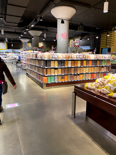 Supermarket «Cermak Fresh Produce», reviews and photos, 4000 W Diversey Ave, Chicago, IL 60639, USA