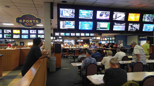 Car Racing Track «Melbourne Greyhound Park casino», reviews and photos, 1100 N Wickham Rd, Melbourne, FL 32935, USA