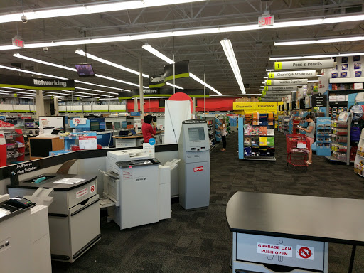 Office Supply Store «Staples», reviews and photos, 539 Roosevelt Rd, Glen Ellyn, IL 60137, USA