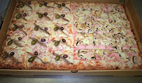 Plats et boissons du Pizzeria L'atelier de la Pizza à Eaunes - n°13
