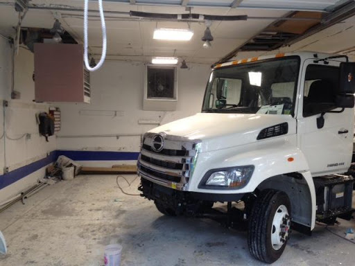 Auto Body Shop «Maaco Collision Repair & Auto Painting», reviews and photos, 500 Hicksville Rd, Massapequa, NY 11758, USA