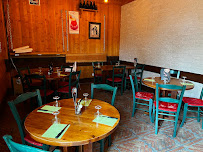 Atmosphère du Restaurant Bodega Es Tapa Ti à Mondeville - n°8