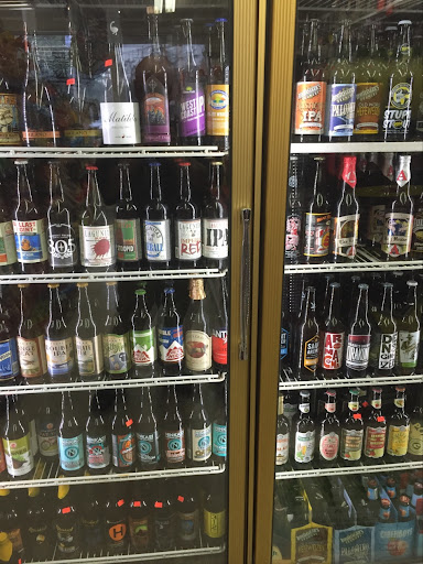 Liquor Store «Town & Country Liquor Store», reviews and photos, 2555 Fair Oaks Ave, Altadena, CA 91001, USA