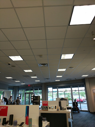 Cell Phone Store «Verizon», reviews and photos, 2406 Taylor Park Dr, Reynoldsburg, OH 43068, USA