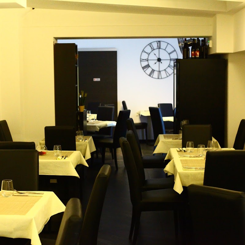 Omnia Ristorante Lounge Room