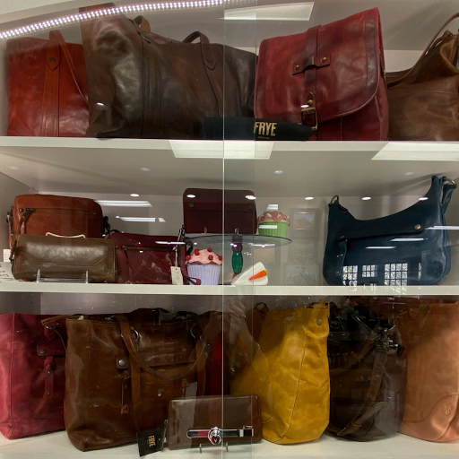 Gift Shop «J. Fenton Gallery», reviews and photos, 110 S Henry St, Williamsburg, VA 23185, USA