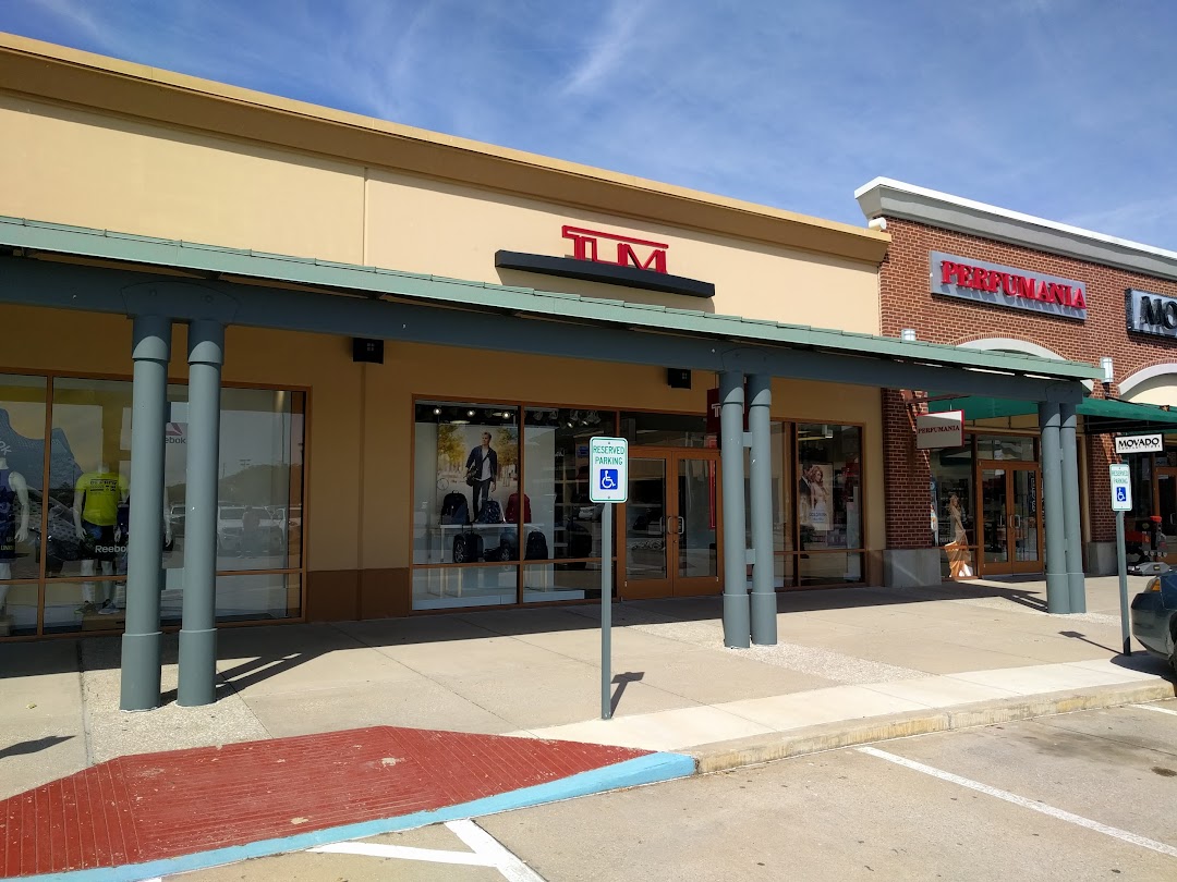 TUMI Outlet Store - Allen Premium Outlets