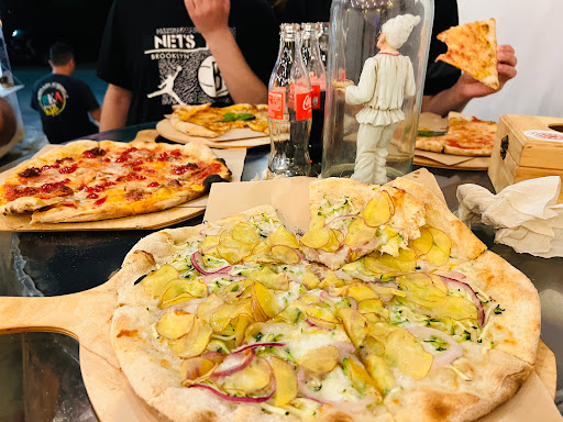 Sforna la pizza in Focene, Città Metropolitana di Roma Capitale
