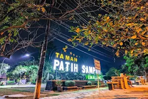 Taman Patih Sampun Pemalang image