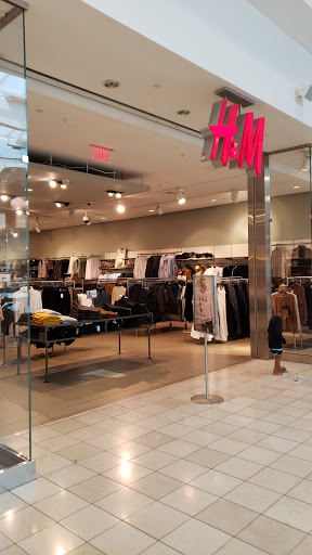 Shopping Mall «Westfield Topanga», reviews and photos, 6600 Topanga Canyon Blvd, Canoga Park, CA 91303, USA