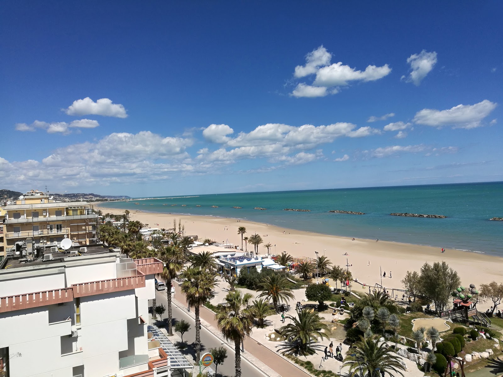 Valokuva Spiaggia San Benedetto Del Trontoista. puhtaustasolla korkea