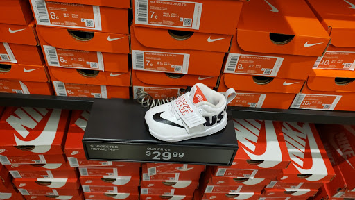 Clothing Store «Nike Factory Store», reviews and photos, 505 Premium Outlets Dr, Monroe, OH 45050, USA