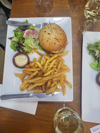 Hamburger du Restaurant de hamburgers Bistrot Mademoiselle à Vincennes - n°2