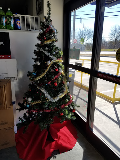 Liquor Store «BROWN PACKAGE STORE (liquor, beer, wine)», reviews and photos, 2896 Browns Bridge Rd, Gainesville, GA 30504, USA