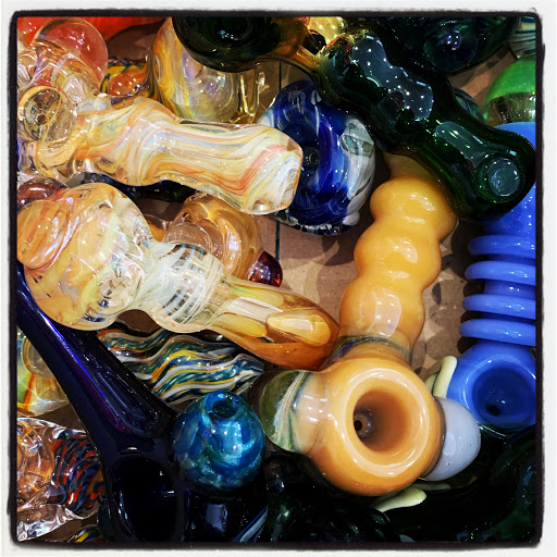 Tobacco Shop «M & J Smoke Shop», reviews and photos, 401 W 2nd St, Winslow, AZ 86047, USA