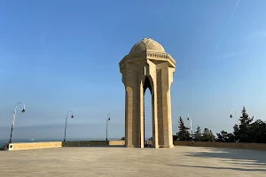 Shahidlar Monument image