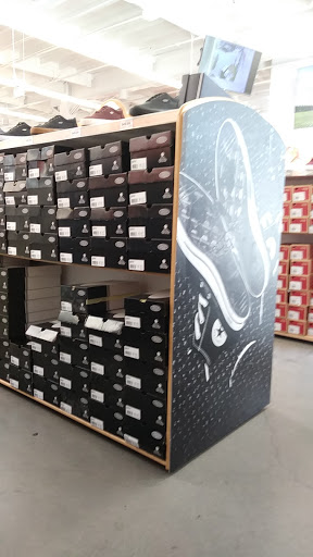 Shoe Store «WSS», reviews and photos, 460 San Fernando Mission Blvd, San Fernando, CA 91340, USA