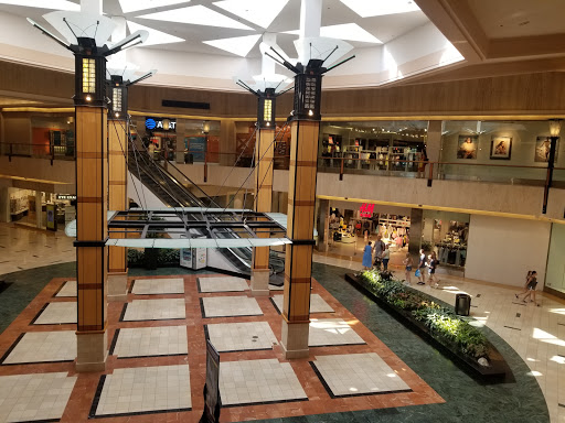 Computer Store «Apple Northbrook», reviews and photos, 1310 Northbrook Ct, Northbrook, IL 60062, USA