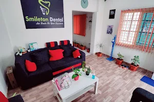 Smileton Dental image