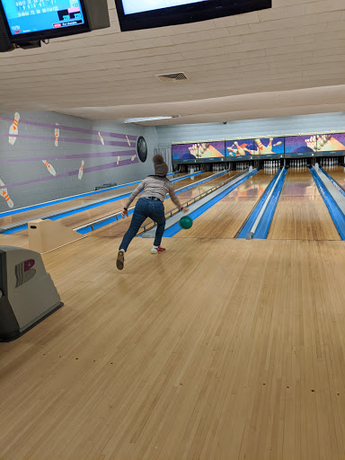 Bowling Alley «Bowlway Lanes», reviews and photos, 810 Villa St, Elgin, IL 60120, USA