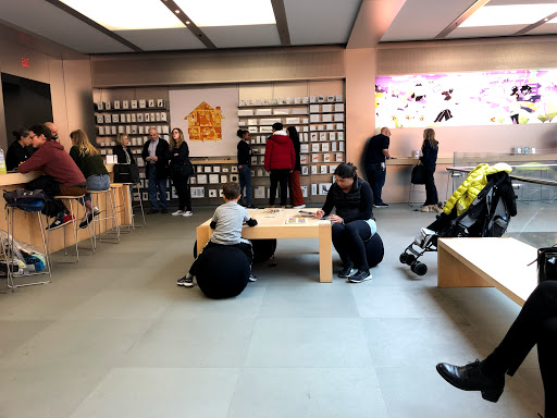 Computer Store «Apple Boylston Street», reviews and photos, 815 Boylston St, Boston, MA 02116, USA