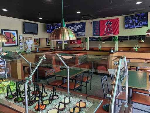 Pizza Restaurant «Round Table Pizza», reviews and photos, 5250 Faculty Ave, Lakewood, CA 90712, USA