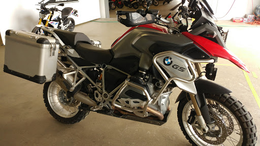 BMW Motorcycle Dealer «BMW Motorcycles Southeast Michigan», reviews and photos, 14855 Sheldon Rd, Plymouth, MI 48170, USA
